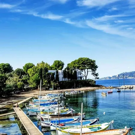 Saint-raphael- Vue Et Massif De L'esterel 公寓 *