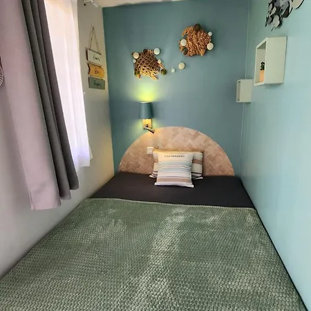 Saint-raphael- Vue Et Massif De L'esterel *