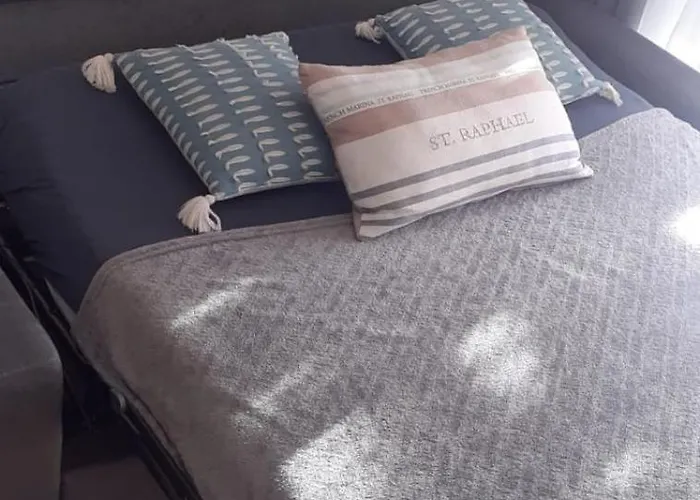 Saint-raphael- Vue Et Massif De L'esterel Апартаменты