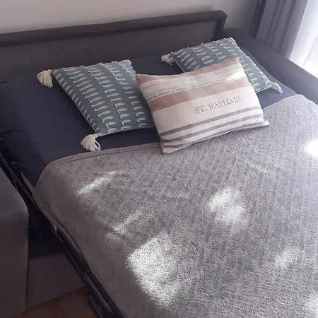 Saint-raphael- Vue Et Massif De L'esterel Apartment