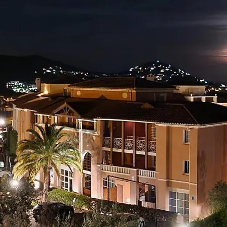 Saint-raphael- Vue Et Massif De L'esterel *