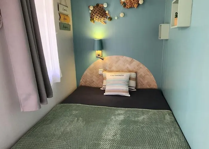 Saint-raphael- Vue Et Massif De L'esterel *